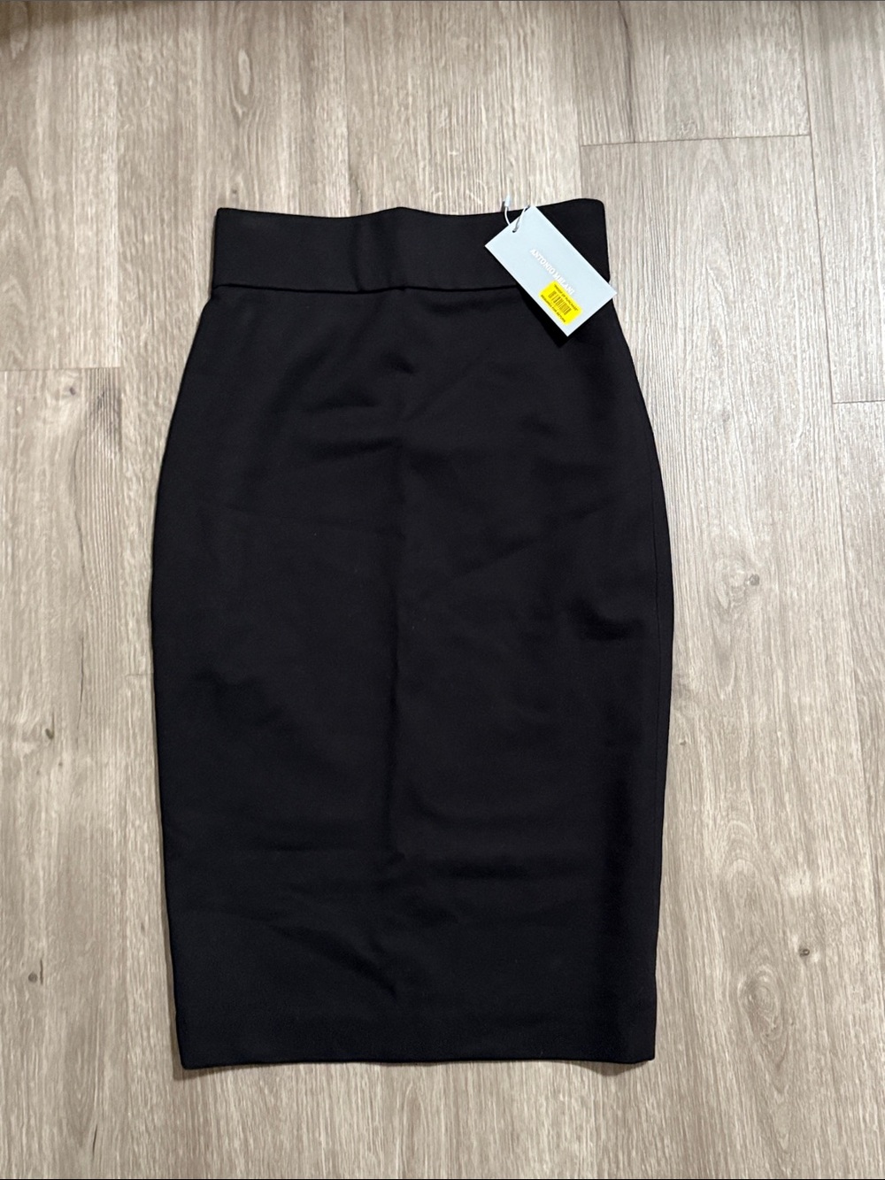 ANTONIO MELANI Black Pencil Skirt - Sleek High-Waist
